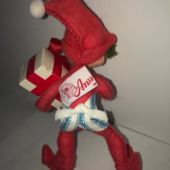 Annalee Elf With Package 1993 Made In USA - Picture 2 of 4